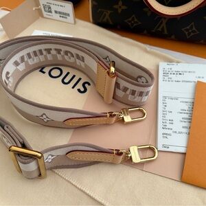 (STRAP ONLY, NEW In BOX) Authentic Louis Vuitton Speedy Bandoulière 20